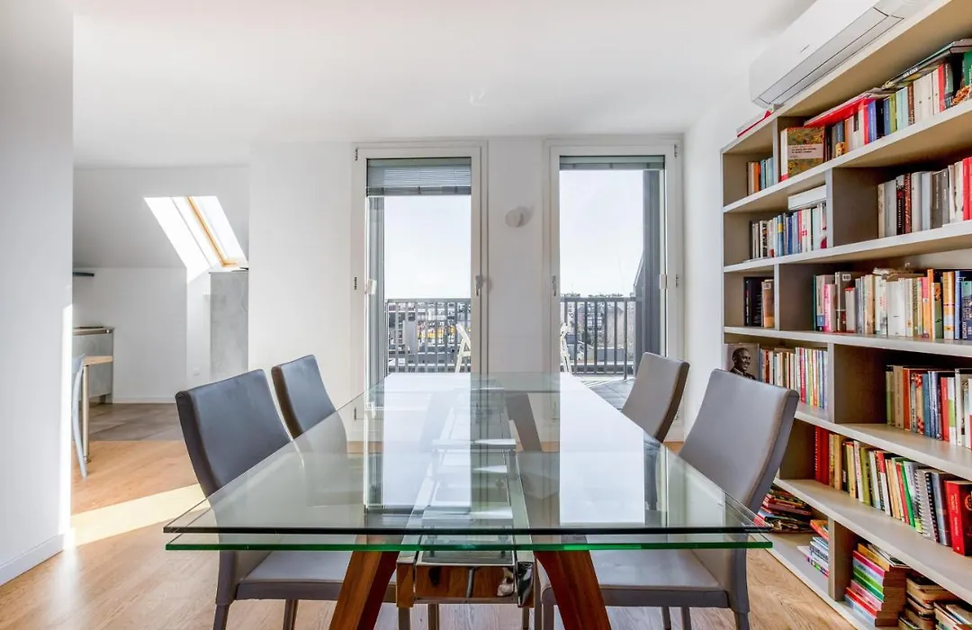 Guesthost - Modern Apt With Terrace, Wifi & Ac-1